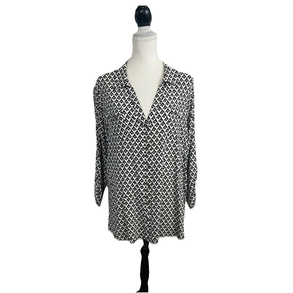 Cato Blouse Plus Size 22/24W Black & White Print Rayon V Neck Roll Tab Sleeves